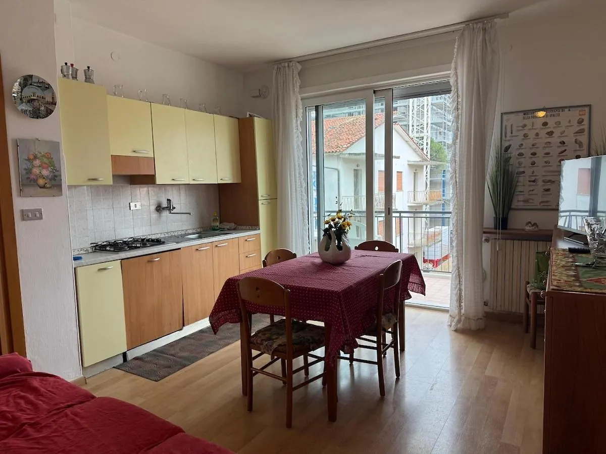 Beachfront Apartment Free Park - Jesolo Beach